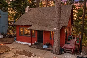 964 Chateau Dr, Crestline, CA 92325 - Photo 2