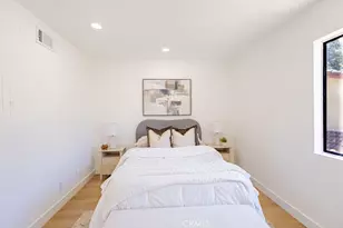 5720 Owensmouth Ave, Woodland Hills, CA 91367 - Photo 22