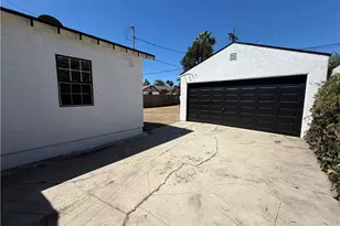 9471 La Salle Ave, Los Angeles, CA 90047 - Photo 52