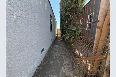 9471 La Salle Avenue, Los Angeles, CA 90047 - Photo 46