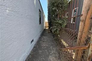 9471 La Salle Ave, Los Angeles, CA 90047 - Photo 46