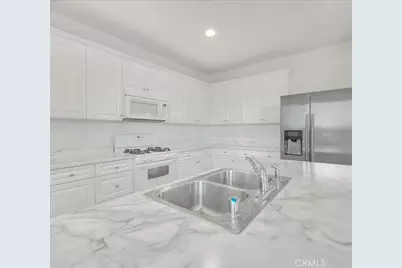 15995 Yosemite St, Victorville, CA 92394 - Photo 6