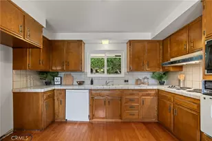 956 W 14th St, Upland, CA 91786 - Photo 10