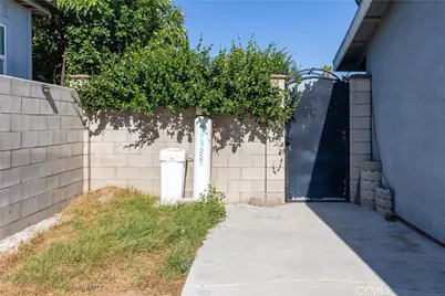 222 N Arrowhead Avenue, Rialto, CA 92376 - Photo 14
