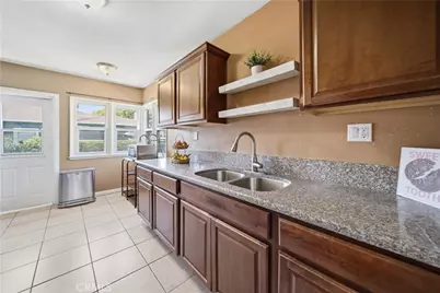 896 Valencia, Colton, CA 92324 - Photo 10