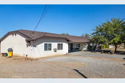 11090 Pinon, Hesperia, CA 92345 - Photo 2