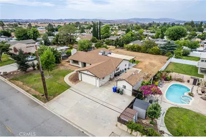 12806 7th, Yucaipa, CA 92399 - Photo 2