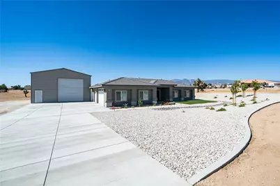 8029 Avenal, Phelan, CA 92371 - Photo 2