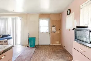 17292 Owen St, Fontana, CA 92335 - Photo 8