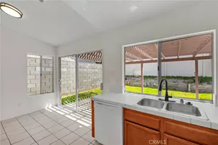 11311 Redwood Ct, Fontana, CA 92337 - Photo 14