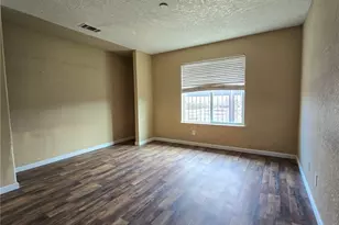 10282 Farmington, Oak Hills, CA 92344 - Photo 12