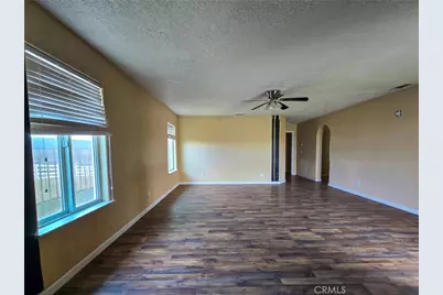 10282 Farmington, Oak Hills, CA 92344 - Photo 16