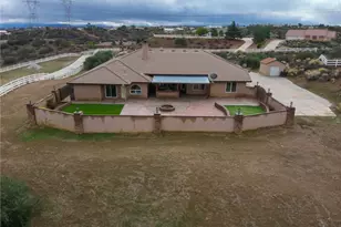10282 Farmington, Oak Hills, CA 92344 - Photo 36