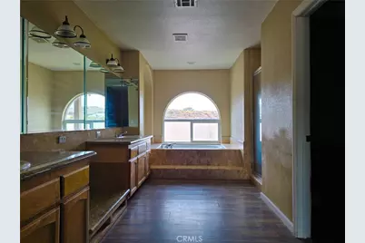 10282 Farmington, Oak Hills, CA 92344 - Photo 18