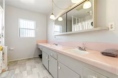 10731 Wright, South Gate, CA 90280 - Photo 18