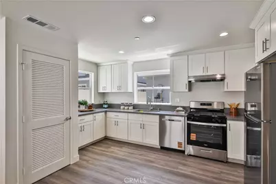 6826 N Whitman Avenue, Van Nuys, CA 91406 - Photo 30