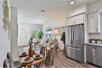 6826 N Whitman Avenue, Van Nuys, CA 91406 - Photo 8