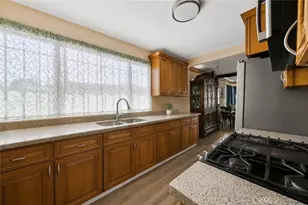 1221 W 88th, Los Angeles, CA 90044 - Photo 16