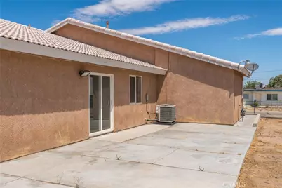 15921 Pine Street, Hesperia, CA 92345 - Photo 42