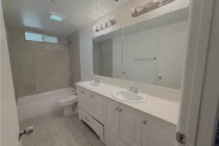19631 Four Oaks St, Canyon Country, CA 91351 - Photo 8
