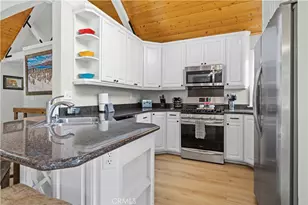 43360 Shasta Rd, Big Bear Lake, CA 92315 - Photo 16