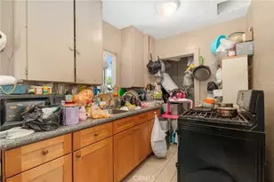 135 E 77th St, Los Angeles, CA 90003 - Photo 24