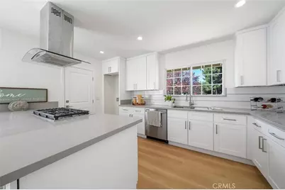 285 E McKinley Avenue, Pomona, CA 91767 - Photo 2
