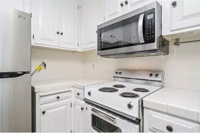 663 S Indian Hill Boulevard #C, Claremont, CA 91711 - Photo 14