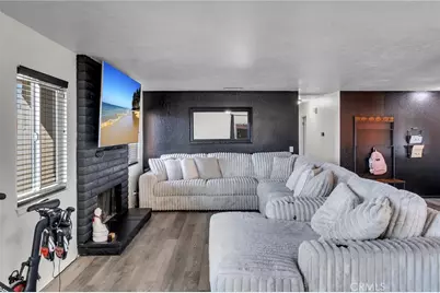 21011 Valencia, Apple Valley, CA 92308 - Photo 6