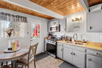 1056 Sierra, Big Bear City, CA 92314 - Photo 4