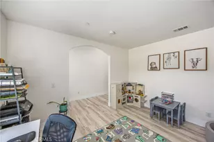 913 Condor, Barstow, CA 92311 - Photo 18