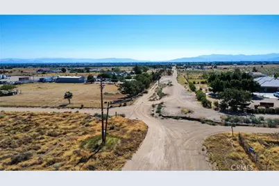 1 Muscatel Street, Phelan, CA 92371 - Photo 8