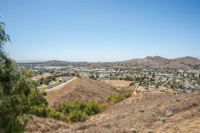 16183 Blue Haven Court, Riverside, CA 92503 - Photo 4