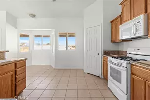 12858 Atsina, Phelan, CA 92371 - Photo 10