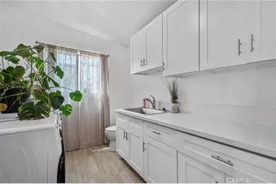 7941 Lemona Avenue, Panorama City, CA 91402 - Photo 12