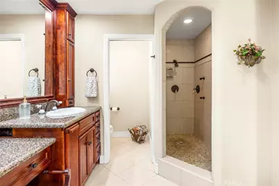 1328 Loma Sola, Upland, CA 91786 - Photo 32