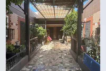 2949 S Harcourt, Los Angeles, CA 90016 - Photo 2