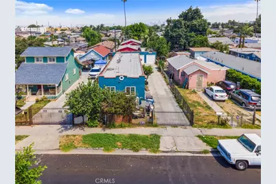 135 E 77th Street, Los Angeles, CA 90003 - Photo 2