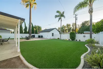 887 N 1st Avenue, Upland, CA 91786 - Photo 22