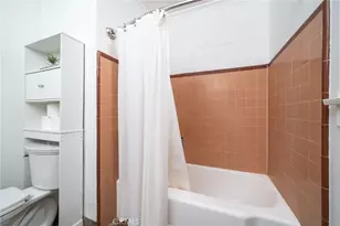 887 N 1st Ave, Upland, CA 91786 - Photo 16