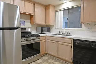 15114 Sherman Way, Van Nuys, CA 91405 - Photo 16