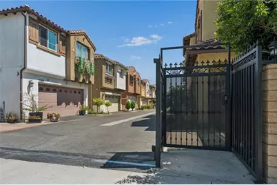 11379 Villa Del Sol, Pacoima, CA 91331 - Photo 40