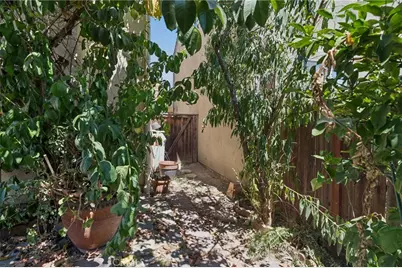 11379 Villa Del Sol, Pacoima, CA 91331 - Photo 38