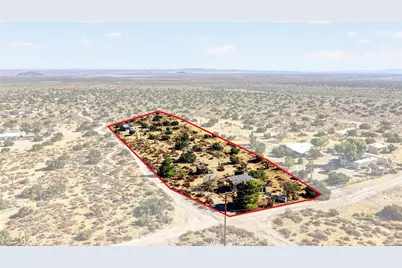 23503 E Avenue Z, Llano, CA 93544 - Photo 14