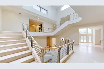 742 Greenridge Drive, La Canada Flintridge, CA 91011 - Photo 2
