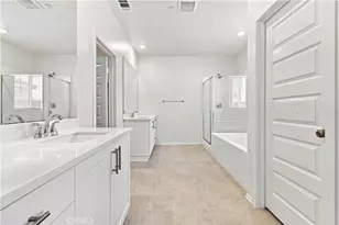 11824 Bobcat Hills Ln, Victorville, CA 92392 - Photo 16