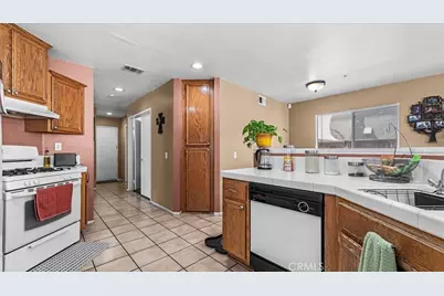 11479 Hideaway Lane, Fontana, CA 92337 - Photo 14