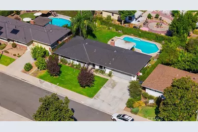 221 Phlox Avenue, Redlands, CA 92373 - Photo 2