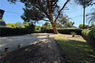 22538 Berdon St, Woodland Hills, CA 91367 - Photo 34