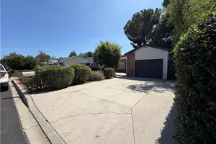 22538 Berdon St, Woodland Hills, CA 91367 - Photo 2